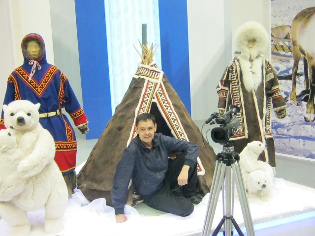 Ямал и ХМАО-Югра на "АГРО-2013" в Челябинске поразили национальным колоритом и вкусными угощениями